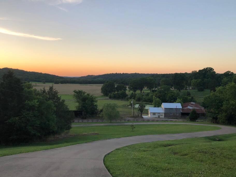 Pleasant Valley Farm Dairy Barn Writer'S Retreat Columbia Luaran gambar